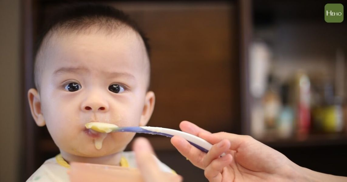 【飲食衛教】4 個月~1 歲寶寶副食品輕鬆吃